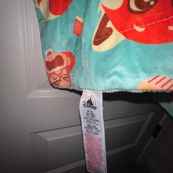 Disney”s Turning Red Pillow/Blanket - Picture 7 of 11